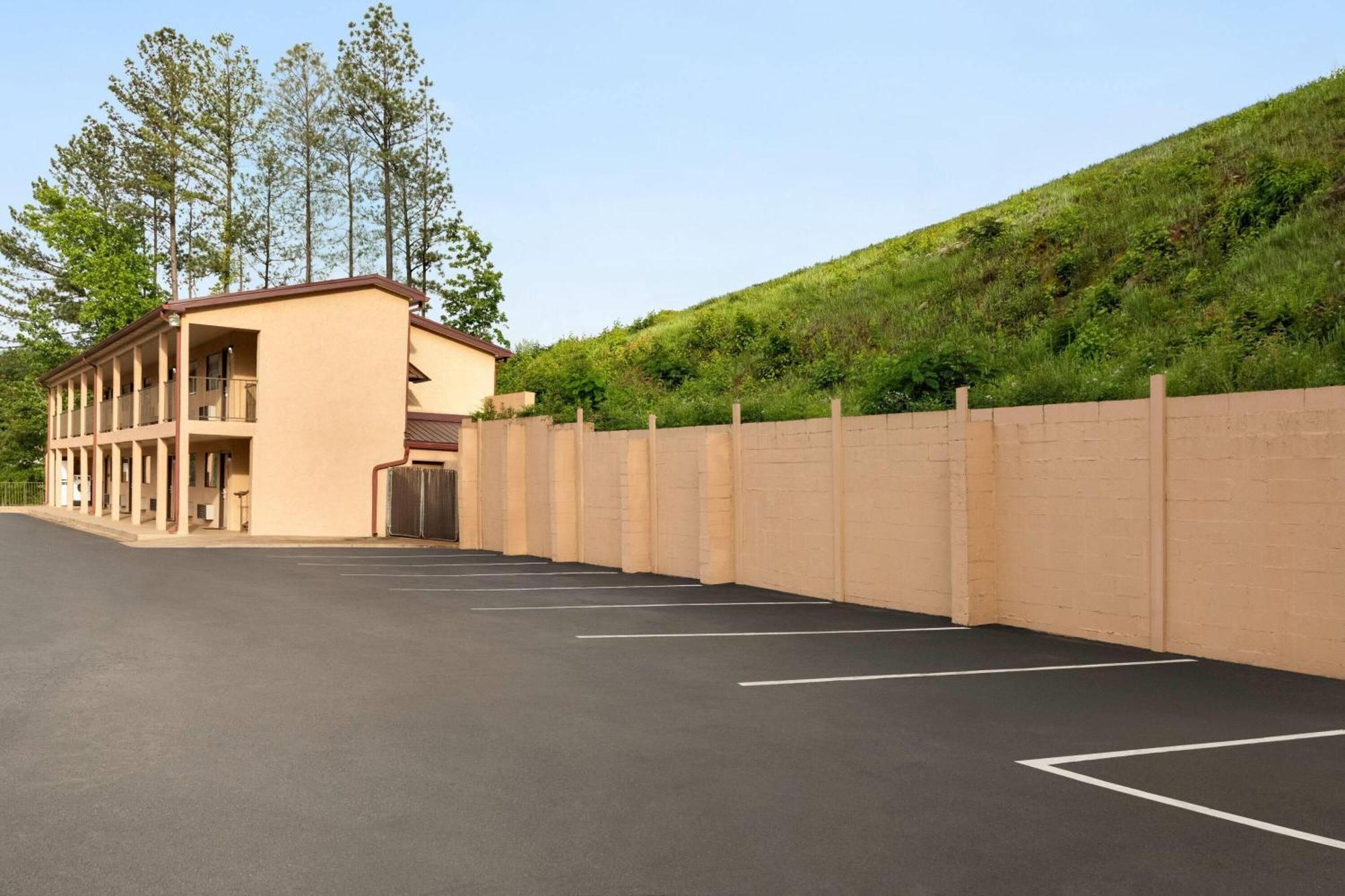 Days Inn By Wyndham Cartersville Exteriér fotografie